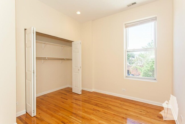 Photo - 2450 N Southport Ave Condo Unit 202