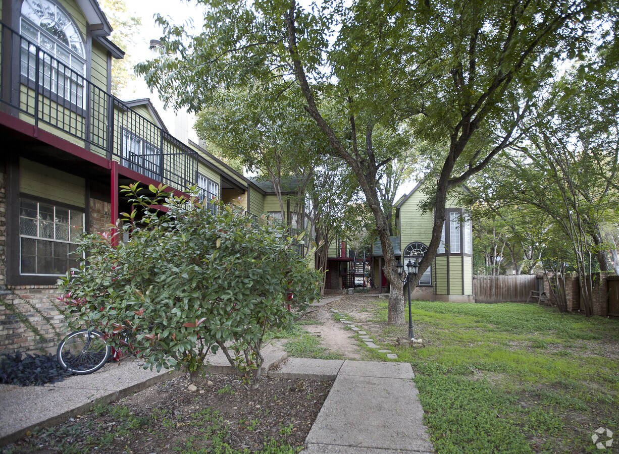 Photo - Heritage Square Apartments