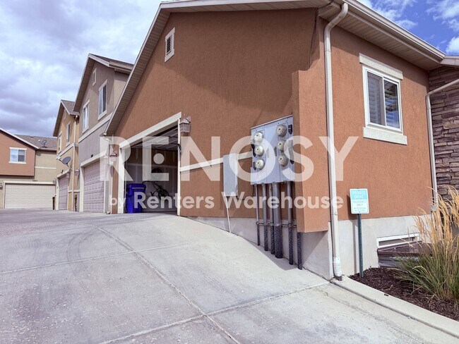 3891 E Cunninghill Dr