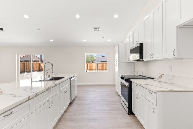 Photo - 21471 Reed Pl