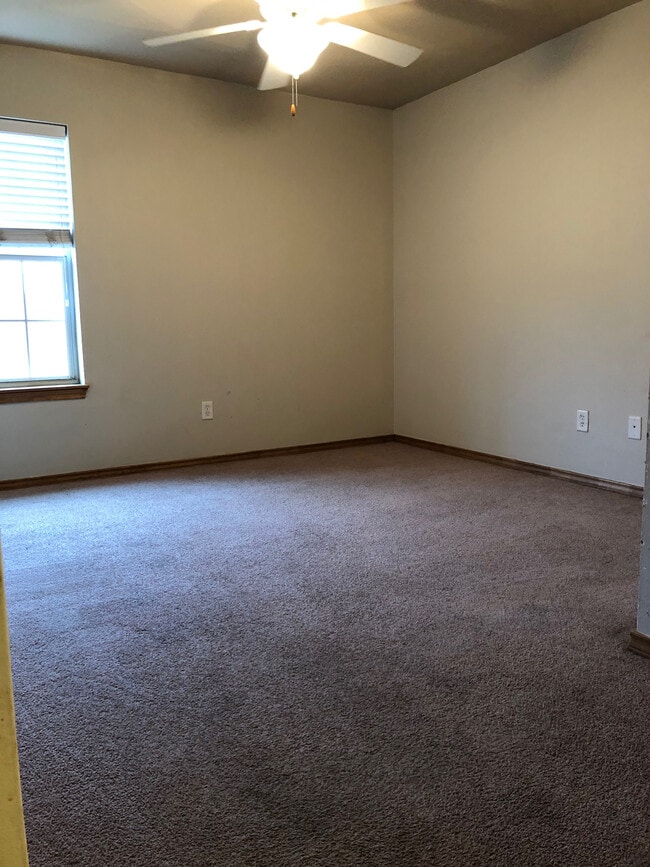 Photo - 102 S East St