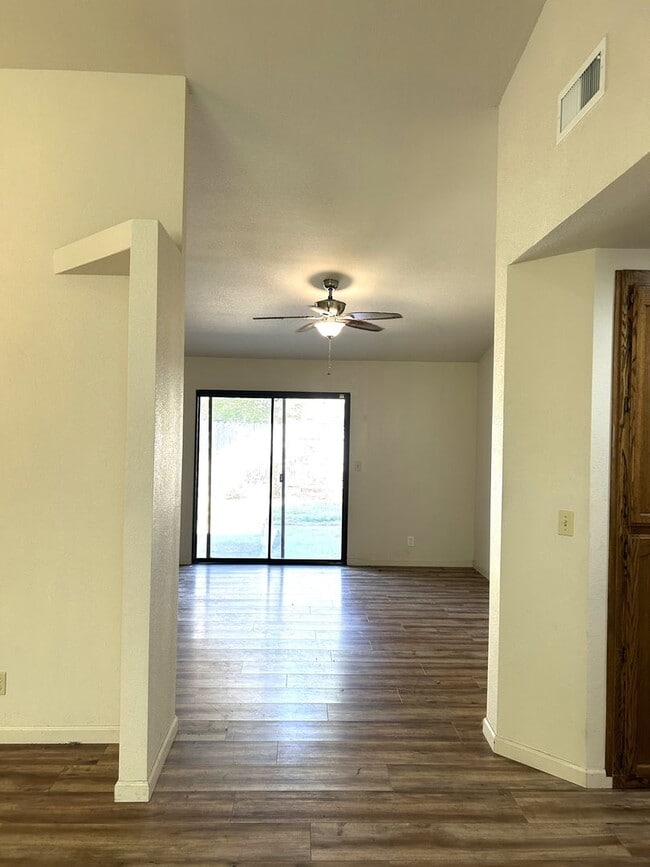 Photo - 4 bed/ 2 bath home between The Avenues and Amber Grove