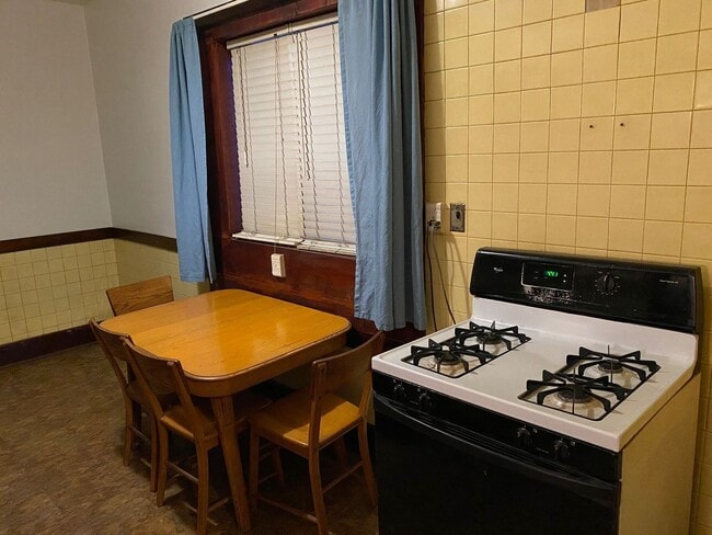 Building Photo - 1017 S 3rd Ave Unit Lower
