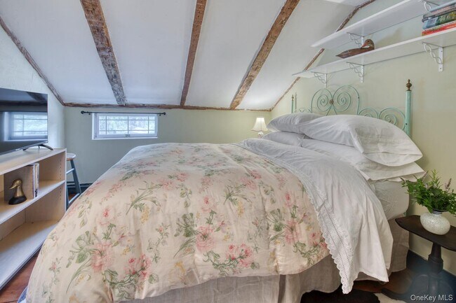 Photo - 7635 Main Bayview Rd