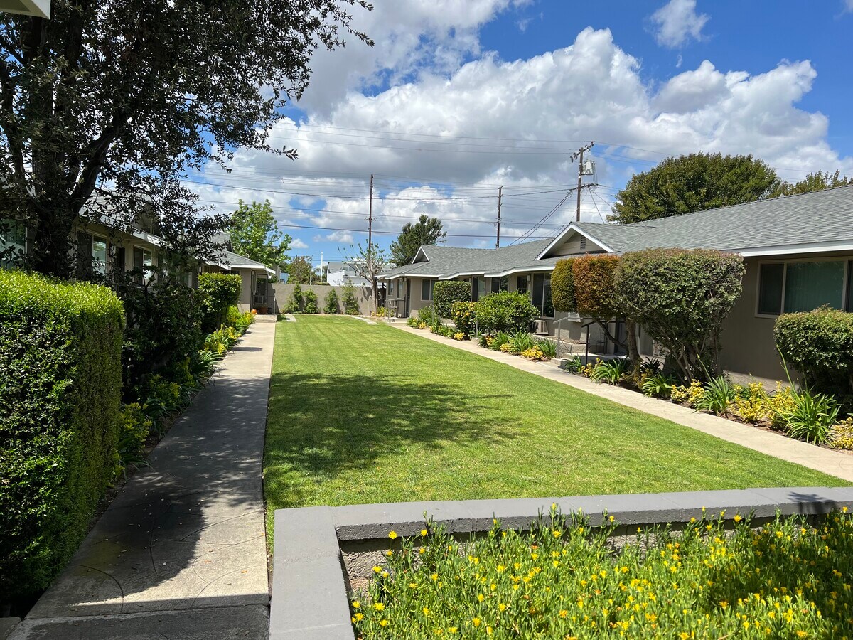 Charming 1 Bedroom unit, completely remodeled with In-Unit Washer/Dryer! - Charming 1 Bedroom unit, completely remodeled with In-Unit Washer/Dryer!