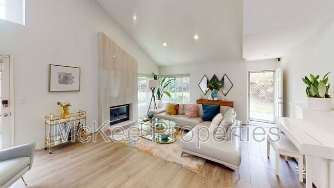 Building Photo - 1120 Acebo Corte Rental