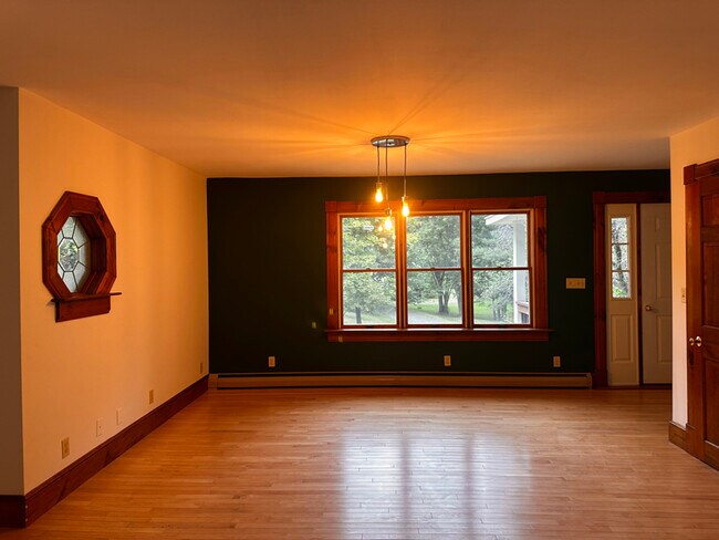 Photo - 6 Crescent St