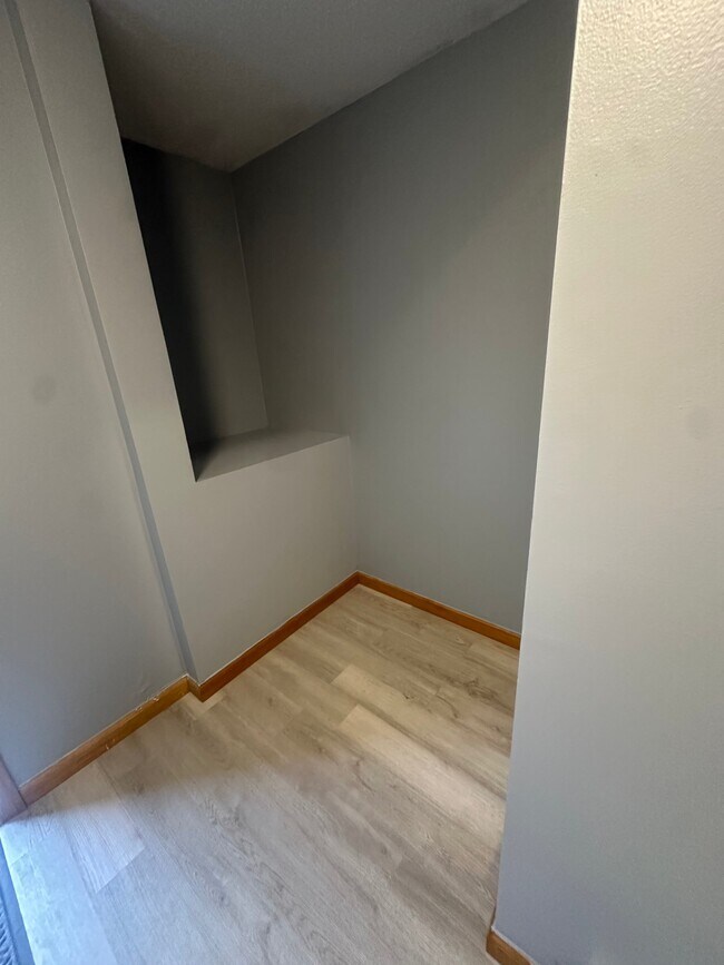 Photo - 17 Willis St Unit 9