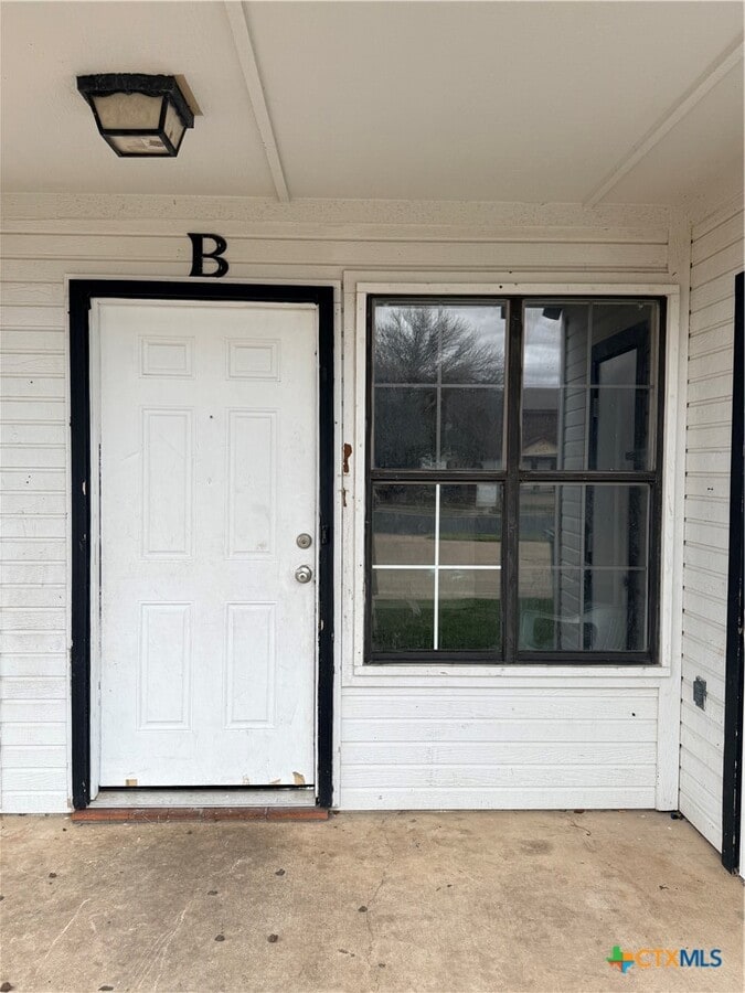 Photo - 203 W Mary Jane Dr