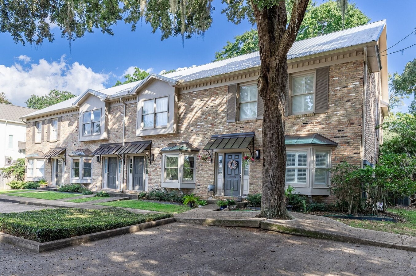 COMING SOON! Two bedroom two and a half ba... - COMING SOON! Two bedroom two and a half ba...