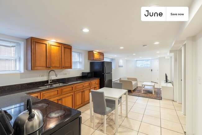 Photo - 1841 N Mozart St