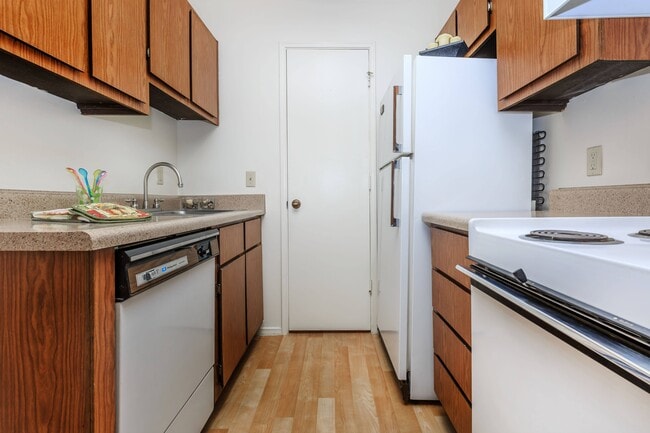 Photo - Carondelet Apartments