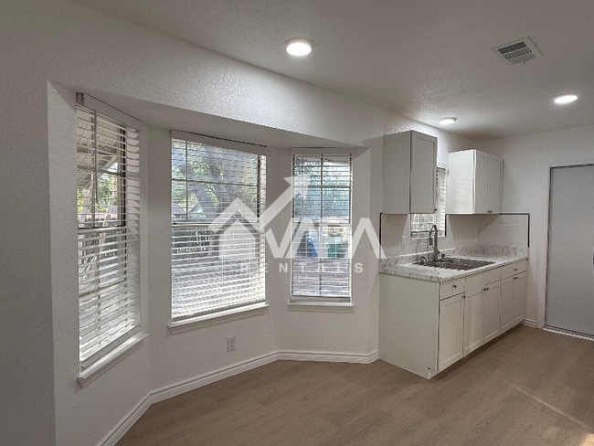 Photo - 4322 Eagle Nest Dr