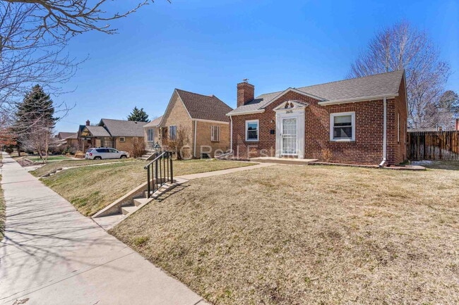 Photo - 2675 Stuart St