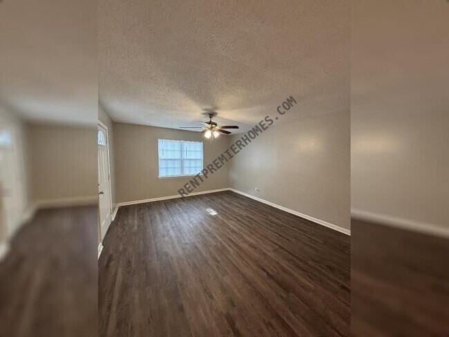 Photo - 1120 Sorrells Dr