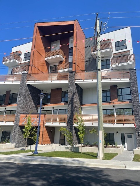 Building Photo - 2629 Millstream Rd