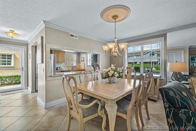 Photo - 338 Waterside Dr