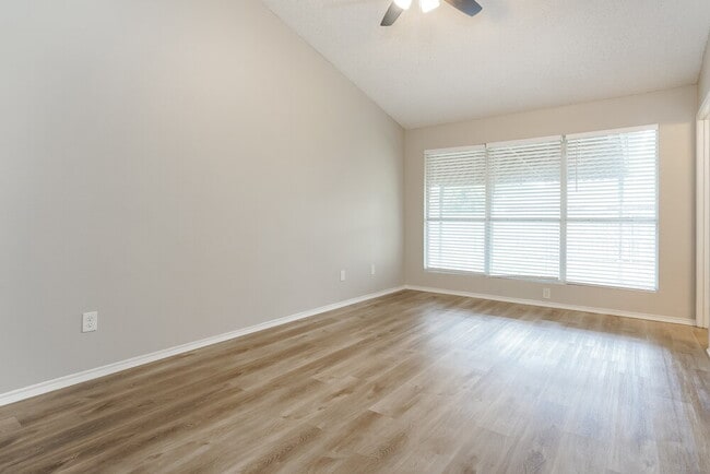 Photo - 4653 Feathercrest Dr