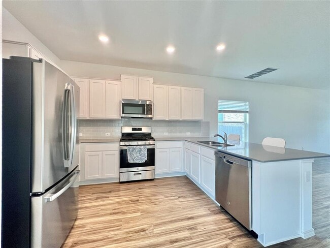 Photo - 6533 Strelitzia Cove