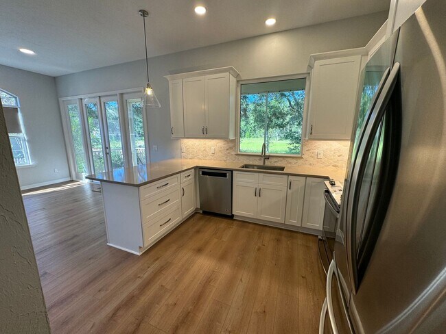 Photo - Stunning 3/2 in Haile