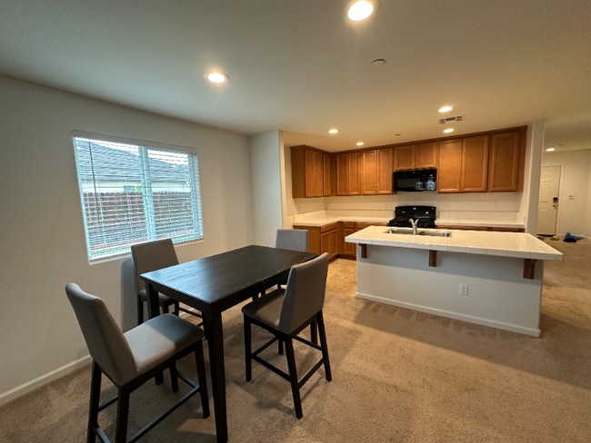 Photo - 1335 Meadow Ranch St