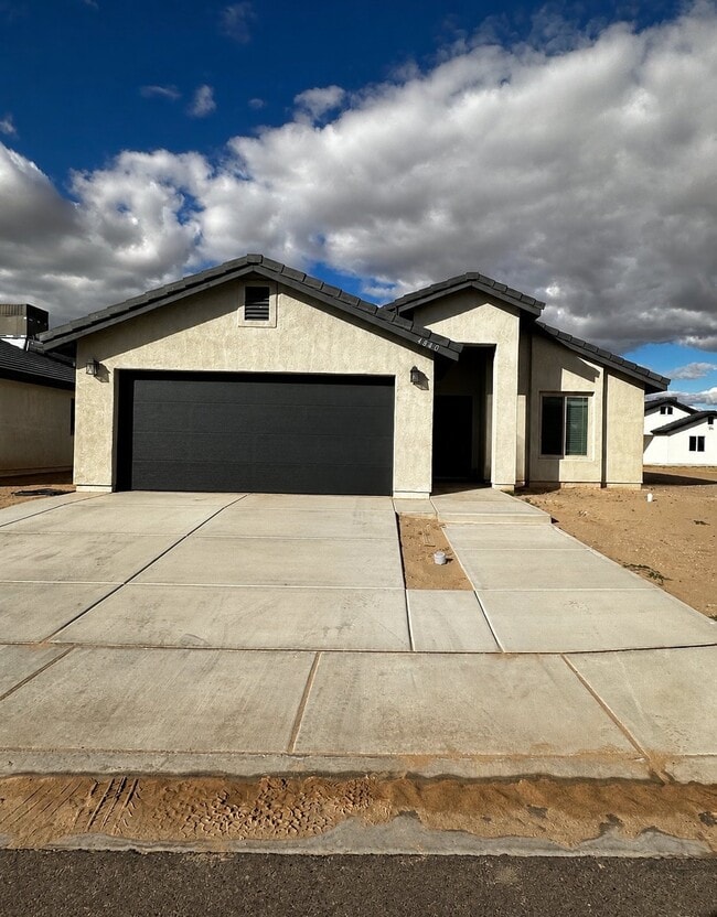 Building Photo - 4840 E San Pedro St