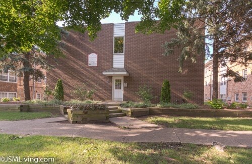 Photo - 505 E Clark St Apartments