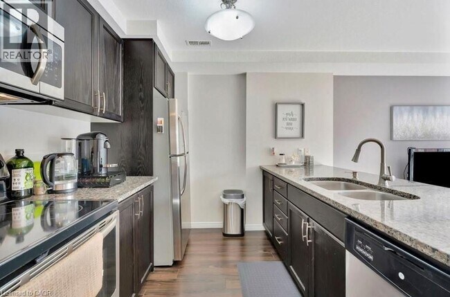Photo - 236 RACHEL Crescent Unit E