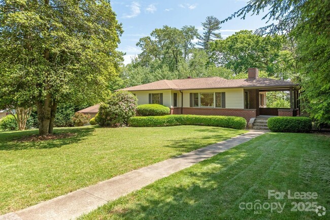 Building Photo - 10 S Oak Forest Dr Rental