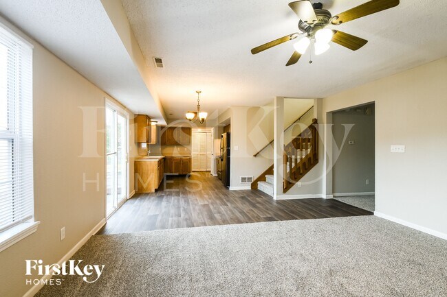7313 Jackie Ct