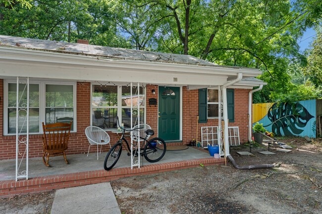 Available mid-June! 2 Bed Duplex In The He... - Available mid-June! 2 Bed Duplex In The He... House