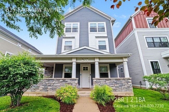 Building Photo - 619 Fairview Ave NE Unit 1