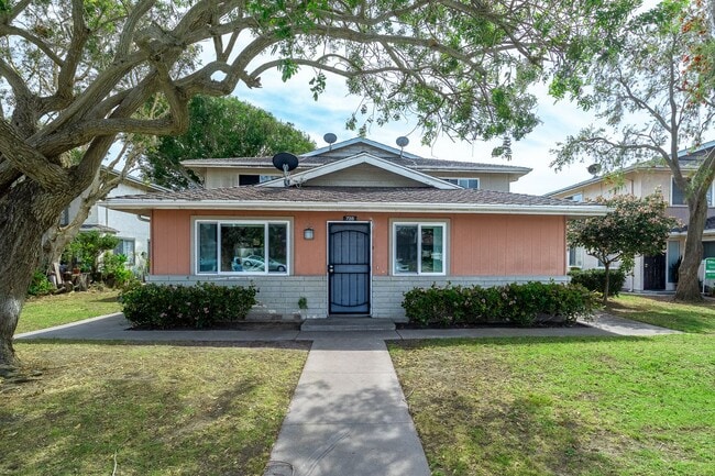 Building Photo - 2 Bedroom + 1 Bathroom Condo  | Marina Village | Port Hueneme | Unfurnished