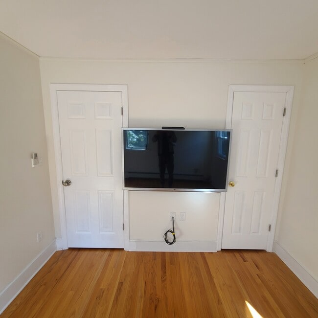 Building Photo - 76 Glen Ridge Ave Unit #b