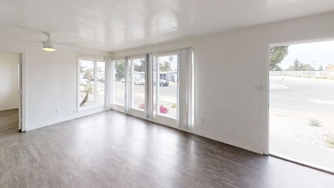 Photo - 8BD/3BA, Large Yard w/ Turf!