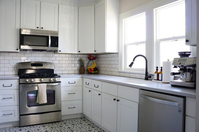 Photo - 10010 Burton Ave