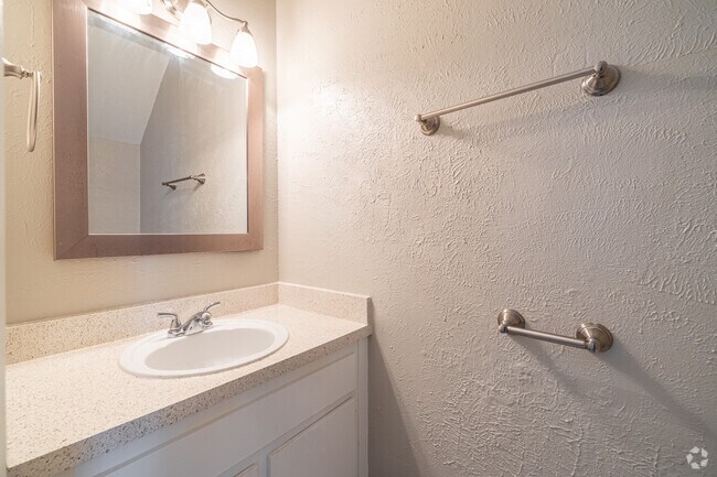 2BR, 1.5BA - 1,020SF - 1/2 Bathroom