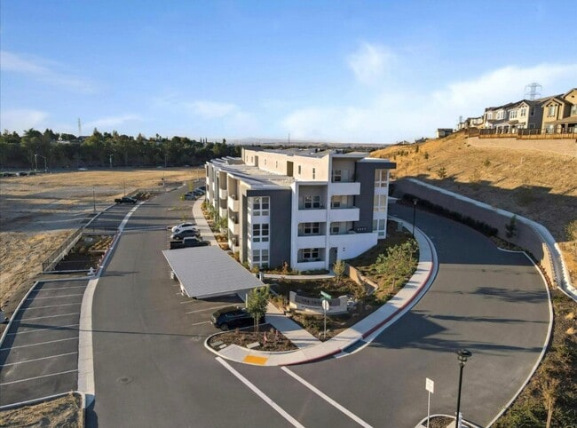 Building Photo - 2500 Wildflower Sta Pl