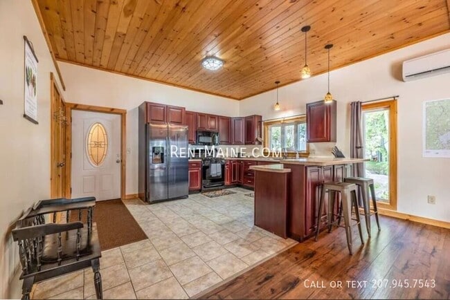 Photo - 10 Sand Beach Ln