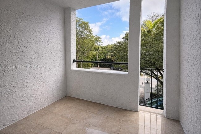 Photo - 1660 NE 135th St Unidad 6