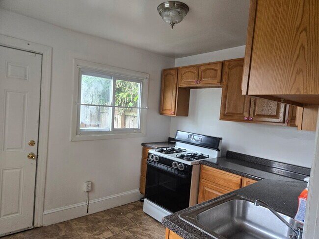 Photo - 1935 N Van Pelt St