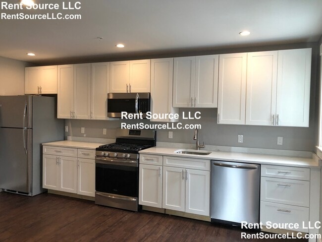 Building Photo - 39 Gilman St Unit 1