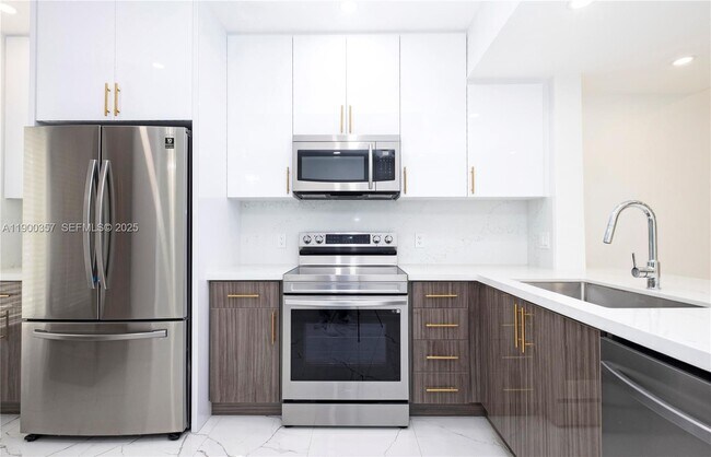 Photo - 16697 Hemingway Dr