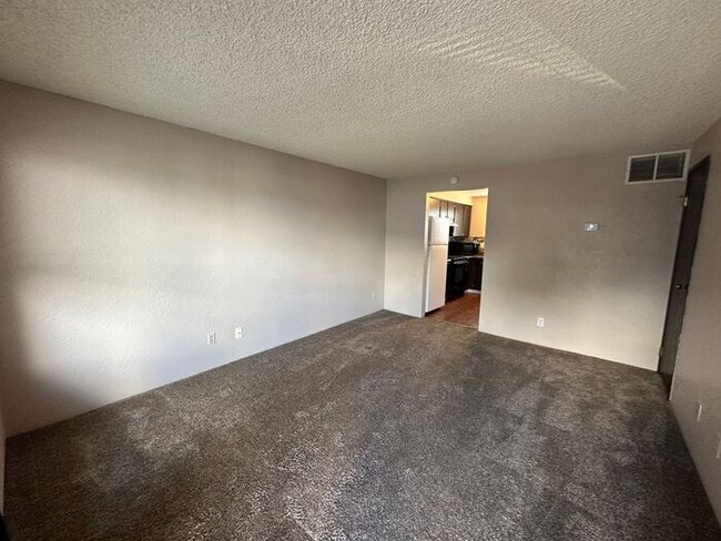 Photo - 1412 E 9th St