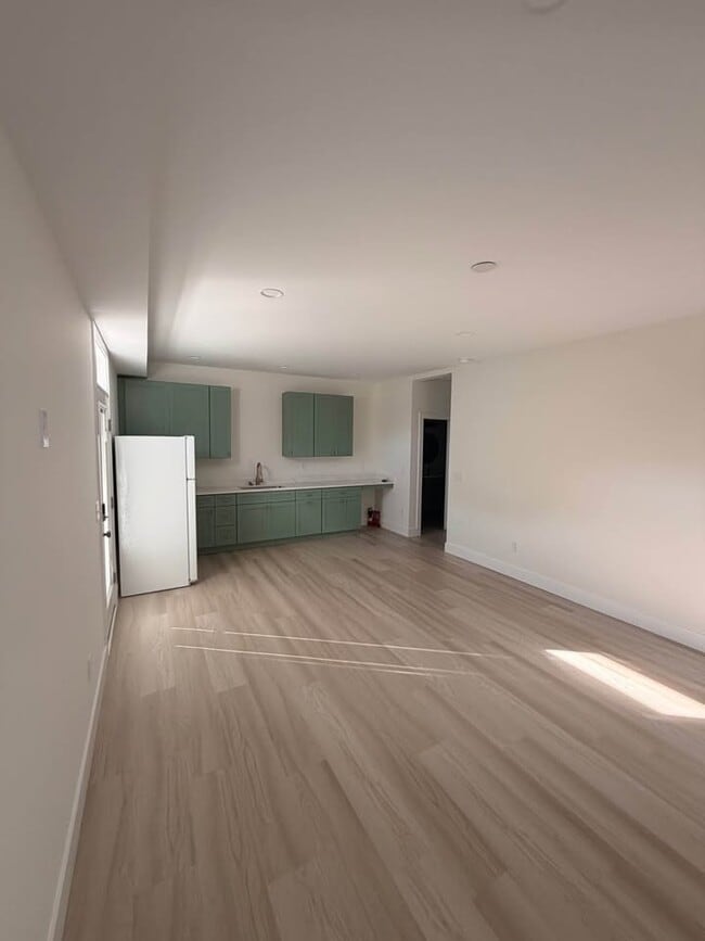 Building Photo - 31793 Leaf Ln Unit 1A