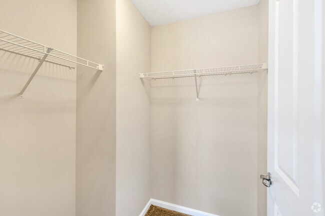 Birch Type 1S - 2BR, 1BA - 940SF - Closet