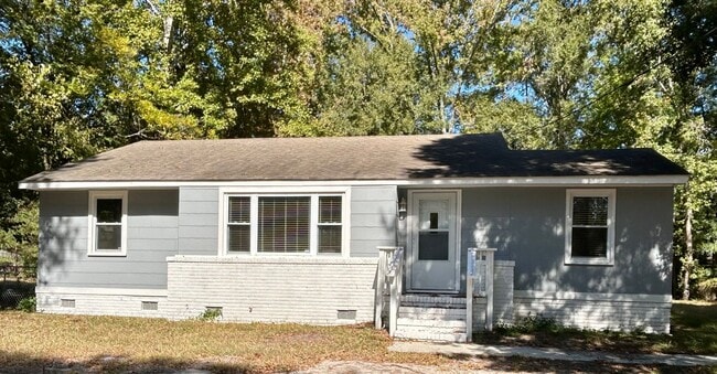 Building Photo - Available Now! Rental