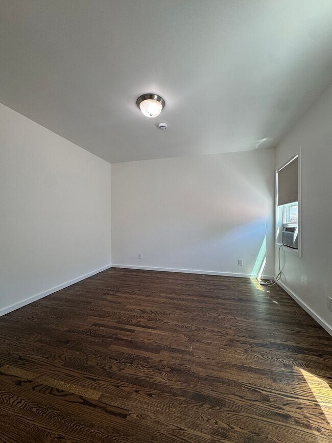 Photo - 1154 Venice Blvd