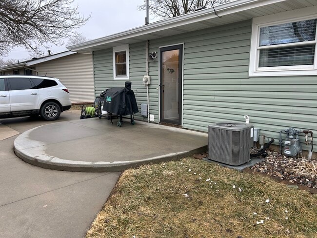 Parte trasera de la casa - 411 7th St NE