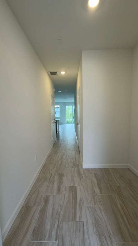 Photo - 613 Salisbury Cir